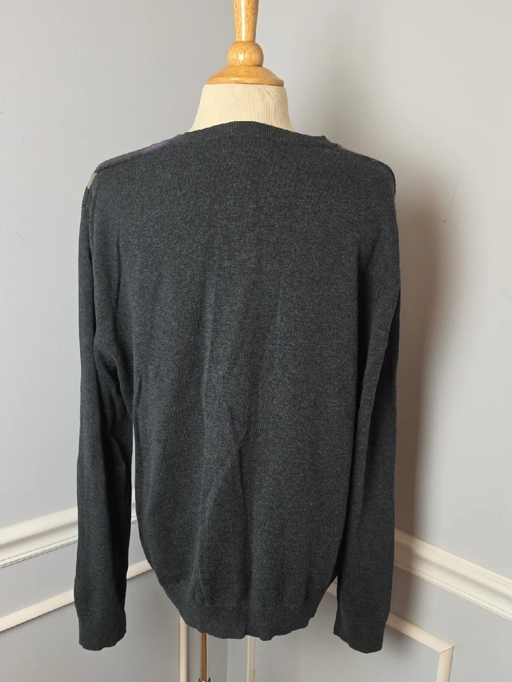Banana Republic Factory Charcoal Gray Purple Argyle V-Neck Office Preppy Sweater